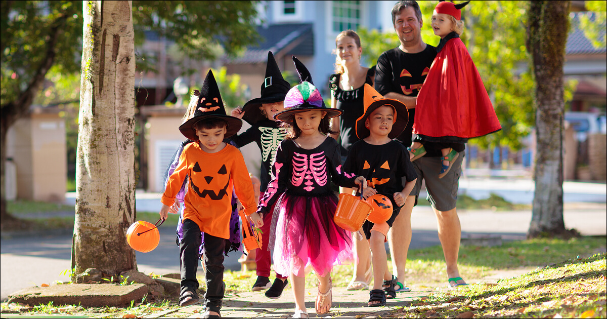 kids in costumes trick or treating