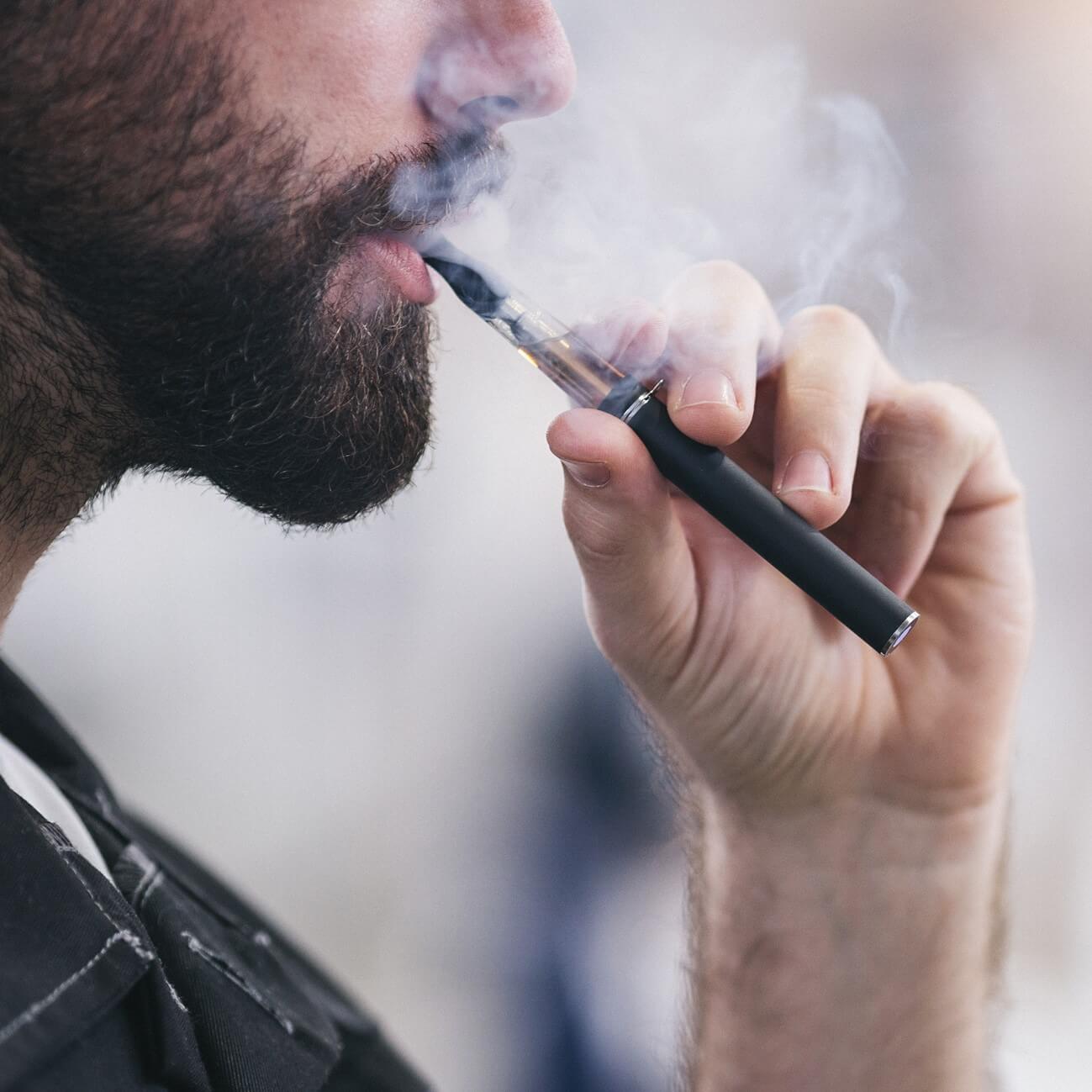 kom videre aborre Borgerskab Are Certain E-Cigs Safer Than Others?